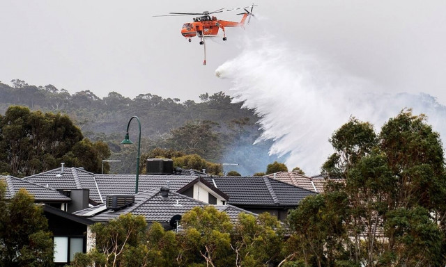 Αυστραλία: Νεκρός εθελοντής πυροσβέστης - Δύο άλλοι τραυματίστηκαν (pics+vid)