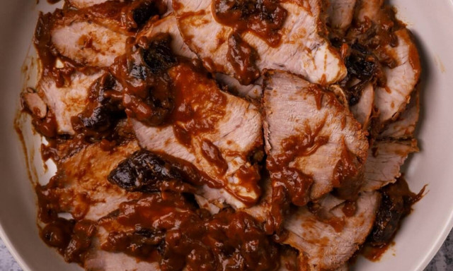 Μοσχάρι με δαμάσκηνα