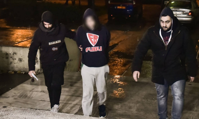 Πετράλωνα: Ανατριχιαστική ομολογία του 20χρονου - «Τεμάχισα το νονό μου με μπαλτά»