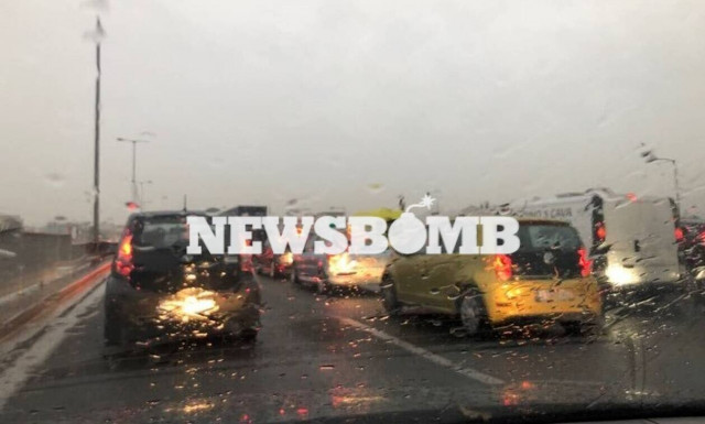 Τροχαίο στην άνοδο του Κηφισό - Ουρές χιλιομέτρων (pics)