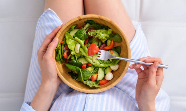 10 τροφές που πρέπει να αποφεύγετε στην εγκυμοσύνη και το θηλασμό (vid)