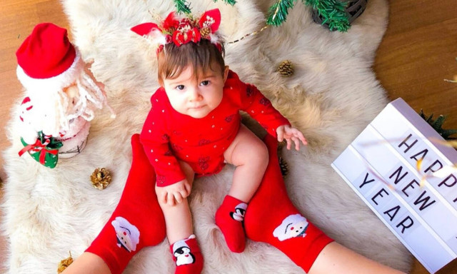 Γονείς φωτογραφίζουν τα μωράκια τους την Πρωτοχρονιά και είναι υπέροχα (pics)