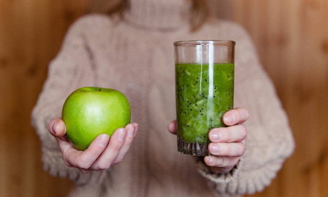 Τρία detox smoothies για την τέλεια αποτοξίνωση μετά τις γιορτές (vid)