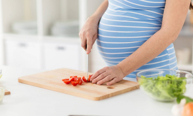 Ντομάτες στην εγκυμοσύνη: Τα οφέλη & οι πιθανοί κίνδυνοι