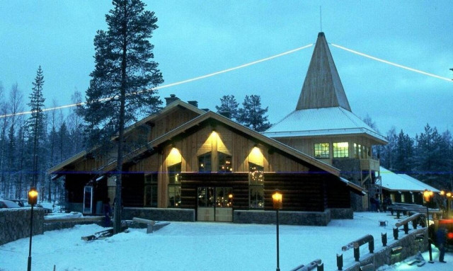 Ροβανιέμι: Πώς μία σκοτεινή πόλη - «φάντασμα» έγινε το σπίτι των Χριστουγέννων