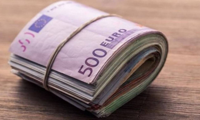 Βόλος: Άπορος που έτρωγε σε συσσίτια άρχισε να αγοράζει το ένα σπίτι μετά το άλλο!