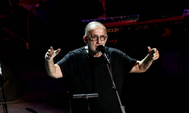 Θάνος Μικρούτσικος: Ραγίζει καρδιές η ανάρτηση της συζύγου του στο Facebook (pics)