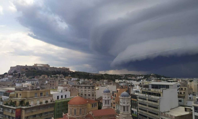 Χιονοπτώσεις, πλημμύρες, θυελλώδεις άνεμοι και κεραυνοί: Τα σημαντικότερα καιρικά γεγονότα του 2019