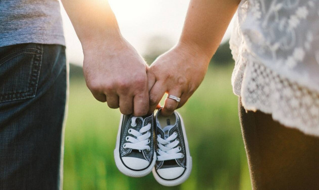 Επίδομα γέννας 2020: Σε δύο ισόποσες δόσεις η καταβολή των 2.000 ευρώ 