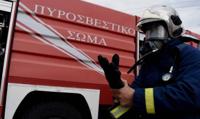 ΤΩΡΑ: Συναγερμός για φωτιά σε σπίτι στον Πειραιά