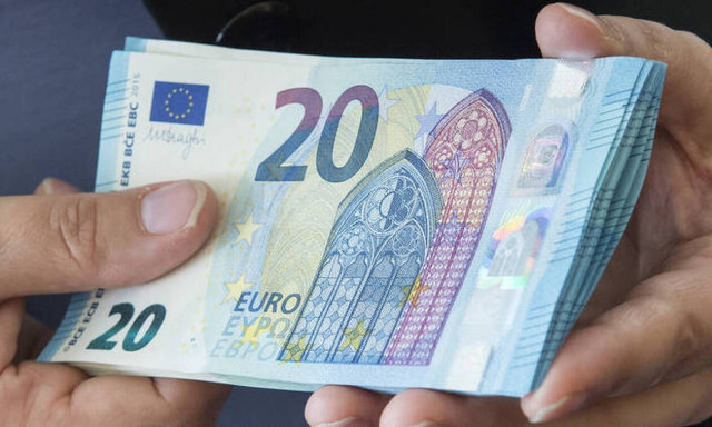 ΟΠΕΚΑ: Ποιοι υπερήλικες δικαιούνται επίδομα 360 ευρώ 