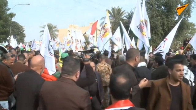 Σε κλίμα οργής με φωνές για εκδίκηση έγινε η κηδεία του Σουλεϊμανί στην Βαγδάτη (vid)