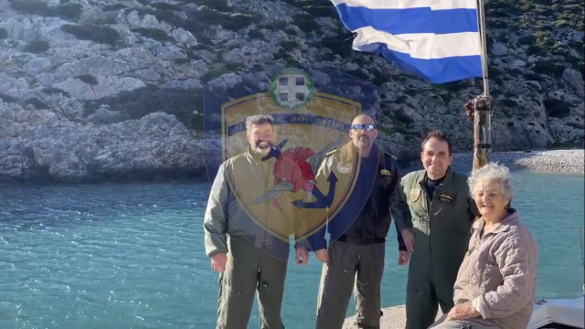 Η Πολεμική Αεροπορία έστειλε τρόφιμα στην Κίναρο - Κυρά Ρηνιώ: Είμαι καλά, δεν τρόμαξα (vid) 