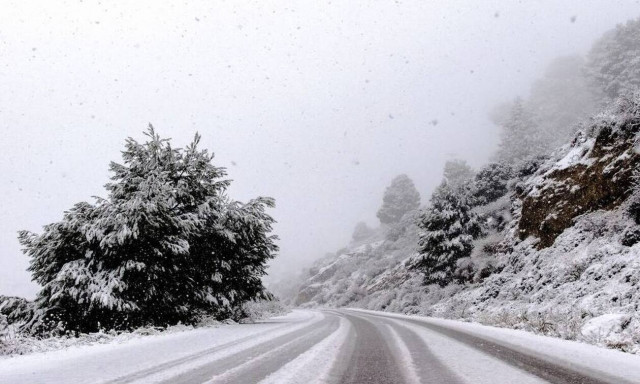 Καιρός: Συναγερμός - Ο «Ηφαιστίων» κυκλώνει τη χώρα - Σε αυτές τις περιοχές θα το… στρώσει (ΧΑΡΤΕΣ)