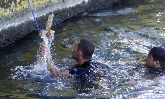 Τα ήθη και τα έθιμα των Θεοφανείων σε ολόκληρη την Ελλάδα 