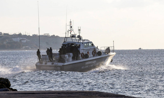 Κακοκαιρία - Ακυβέρνητο πλοίο στο Μυρτώο πέλαγος: Επί ποδός το Λιμενικό - Άνεμοι έως 10 μποφόρ