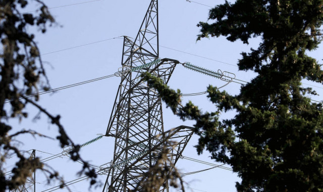 Power out on islands of Andros and Tinos