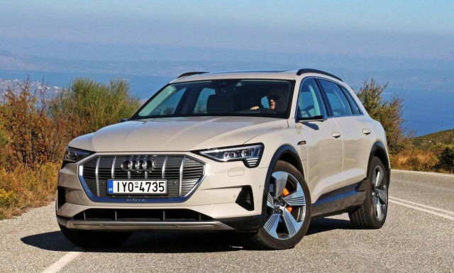Το ηλεκτρικό Audi e-tron 55 quattro είναι πύραυλος εδάφους- εδάφους, αλλά…