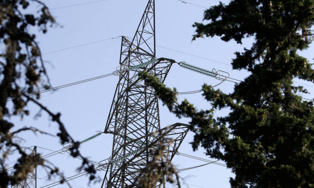 Ηφαιστίων: Χωρίς ρεύμα Άνδρος και Τήνος λόγω της κακοκαιρίας