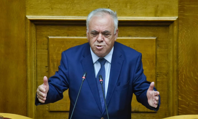 Συναγερμός για ύποπτο αντικείμενο έξω από το σπίτι του Γιάννη Δραγασάκη