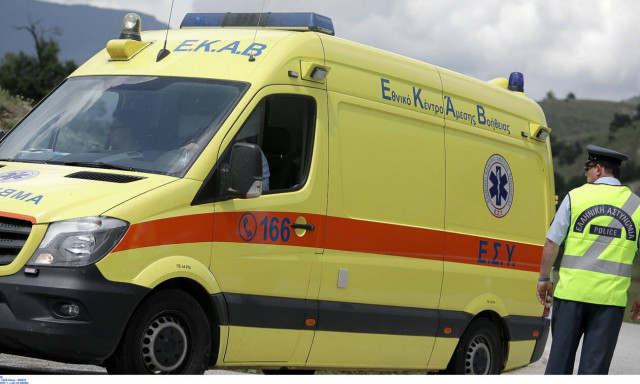 Δράμα: Nεκρός 64χρονος οδηγός - Το ΙΧ του καρφώθηκε σε δένδρο