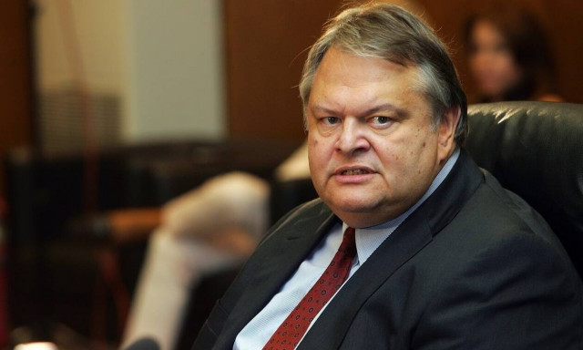 Προεδρία της Δημοκρατίας: Βαράτε με κι ας κλαίω... 