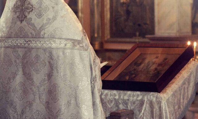 Λάρισα: Ένορκη ανάκριση διέταξε ο Μητροπολίτης για τον ιερέα που φέρεται να ξυλοκόπησε 60χρονη