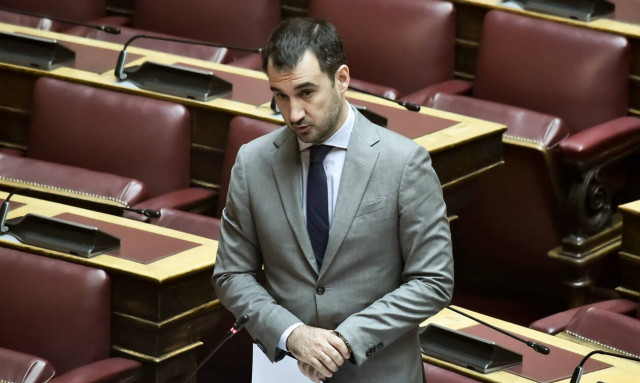 Χαρίτσης: Βλέπουμε με ανησυχία την επικείμενη συνάντηση Μητσοτάκη-Τραμπ