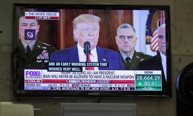 Το διάγγελμα Τραμπ καθησύχασε τη Wall Street και… έριξε την τιμή του πετρελαίου