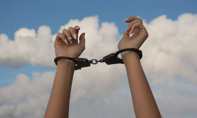 Τσάκωσαν αστυνομικούς - Έκαναν σεξ μέσα στο περιπολικό!