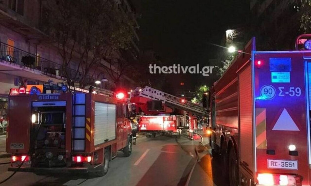 Θεσσαλονίκη: Φωτιά σε διαμέρισμα - Σώθηκε 99χρονος από τους γείτονές του