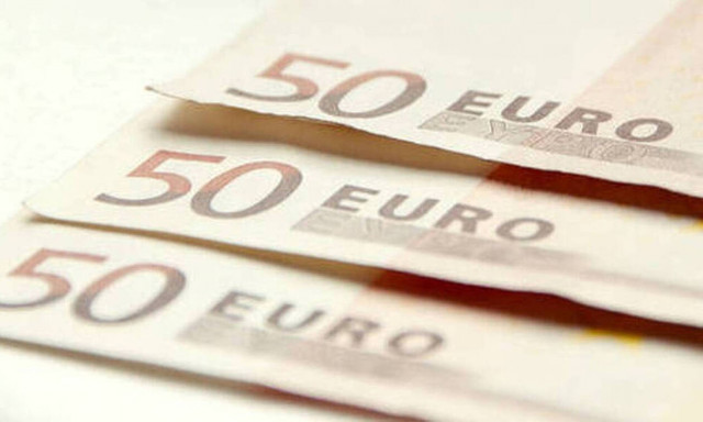 Απαλλαγή από τον ΦΠΑ: Ποιους ελεύθερους επαγγελματίες και αγρότες αφορά 