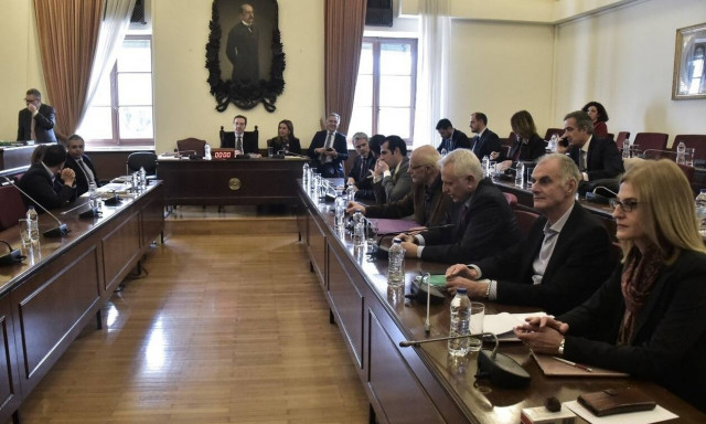 Προανακριτική Επιτροπή: Ο διαφημιστής «δείχνει» τον πρώην υπεύθυνο επικοινωνίας της Novartis 