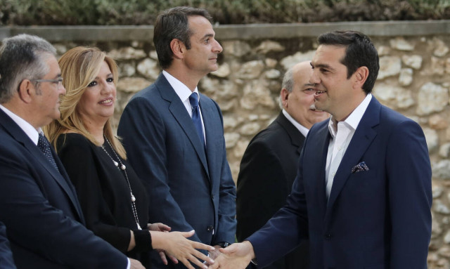 Συναντήσεις Μητσοτάκη με Τσίπρα-Γεννηματά: Η συμβουλή για το... νερό και οι μπηχτές της Φώφης