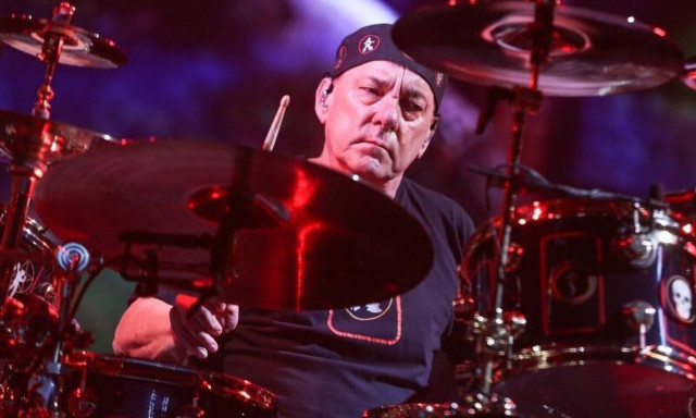Neil Peart: Πέθανε ο θρυλικός ντράμερ των Rush