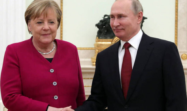 Μέρκελ - Πούτιν: Αναγκαιότητα οι ειρηνευτικές συνομιλίες για τη Λιβύη 