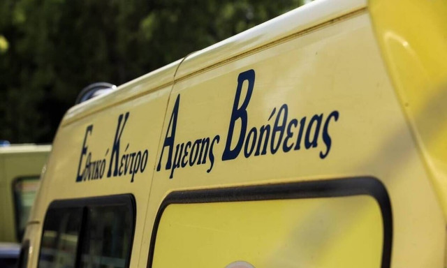 Αυτοκίνητο έπεσε σε γκρεμό στη Μεσσηνία: Σοκαριστικές εικόνες από το σημείο του ατυχήματος