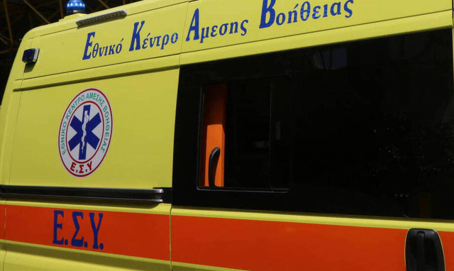 Σοκ στα Τρίκαλα: Γυναίκα έπεσε από τον 3ο όροφο