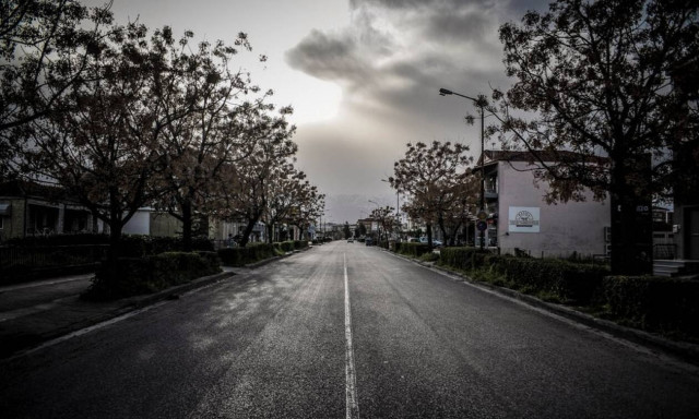 Καιρός: Κρύο με τοπικές βροχές σήμερα Κυριακή - Πού θα χιονίσει (χάρτες)