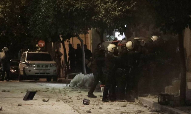 Νέο βίντεο από τον «πόλεμο» στο Κουκάκι