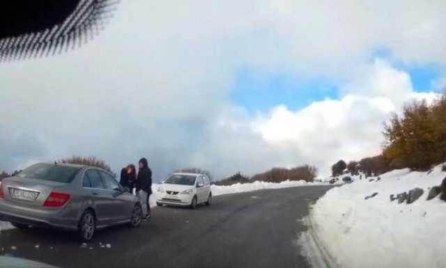 Από το Ρέθυμνο στα χιονισμένα Ανώγεια μέσα σε 5 λεπτά (video)