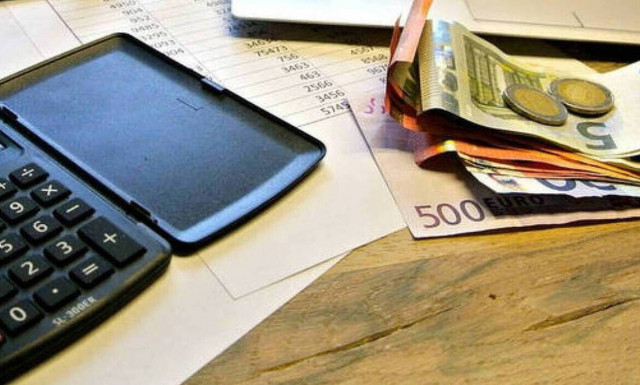 Αυτές είναι οι νέες ασφαλιστικές εισφορές: «Γρίφος» το σύστημα για τους μη μισθωτούς