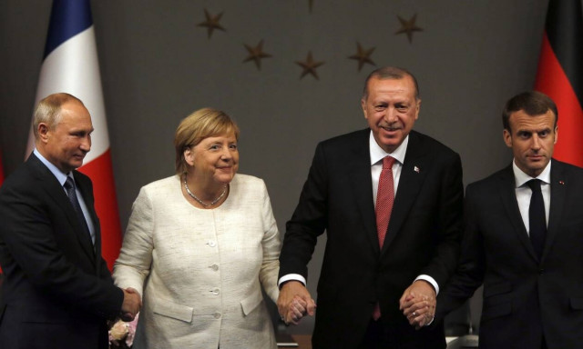 Διπλωματικός «αγώνας» για να συμμετάσχει η Ελλάδα στη διάσκεψη του Βερολίνου για τη Λιβύη