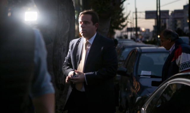 Επεισόδια στην Χίο: Προπηλάκισαν τον Μηταράκη για το μεταναστευτικό (pics & vids)