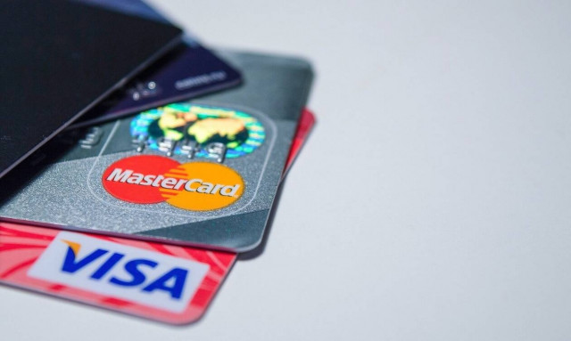 Ηλεκτρονικές δαπάνες 2020: Στο «κυνήγι» των αποδείξεων - Οι χαμένοι και οι κερδισμένοι του μέτρου