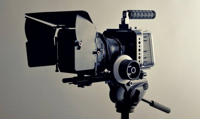 Σάλος: Συνελήφθη γνωστός ηθοποιός – Τι συνέβη (pics)