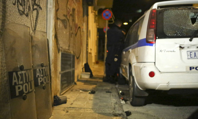 Εμπρηστική επίθεση σε ναυτιλιακή εταιρεία στον Πειραιά