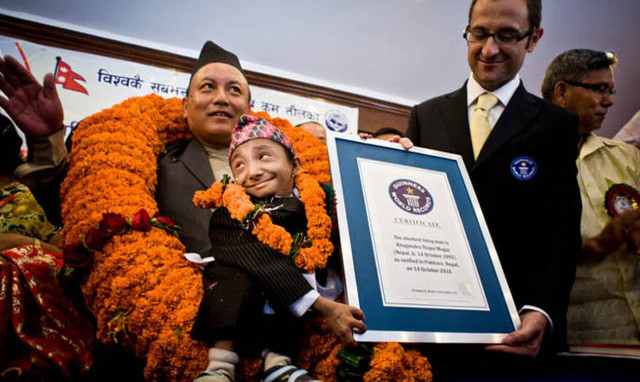 Θλίψη: Πέθανε σε ηλικία μόλις 27 ετών ο πιο μικρόσωμος άνθρωπος του κόσμου (pics)