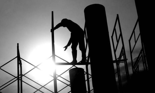 Υπουργείο Εργασίας: Tα πρόστιμα της «μαύρης» εργασίας 