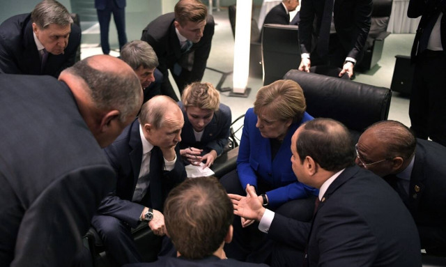 Διάσκεψη Βερολίνου: Ο Χαφτάρ «τρολάρει» τον Ερντογάν (pics)